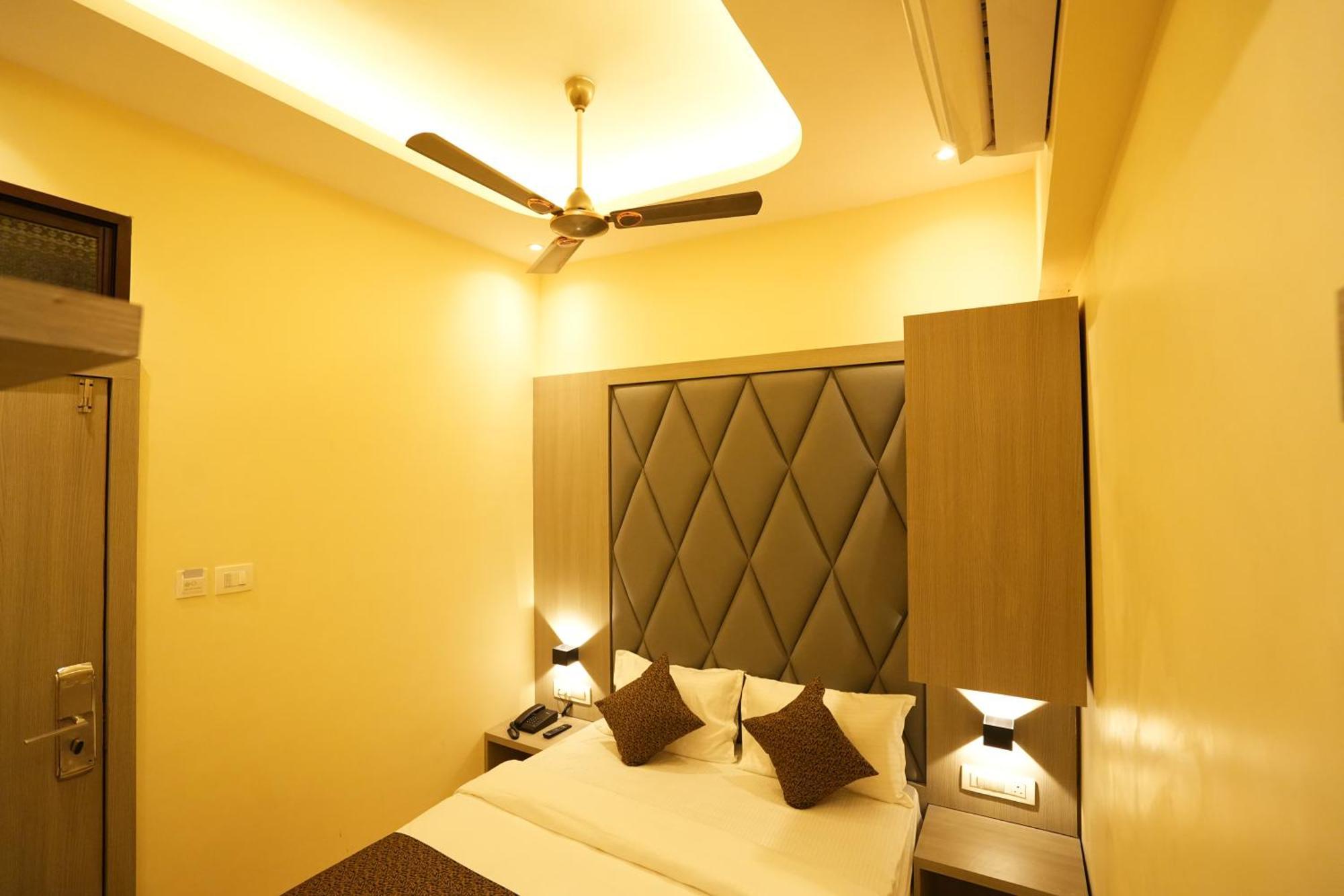 Hotel Boston Mumbai Eksteriør bilde